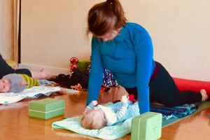 postnatal yoga class with Jenny Rhodes